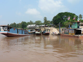 lode na rece mekong