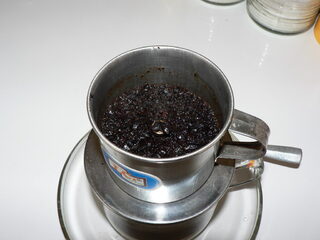 prave kafe v Laosu
