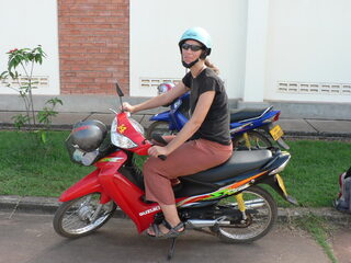 na motorkach